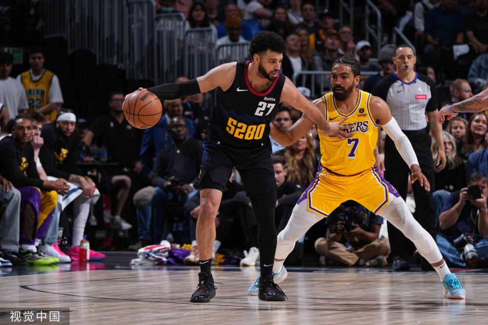 势打出了一 势打出了一